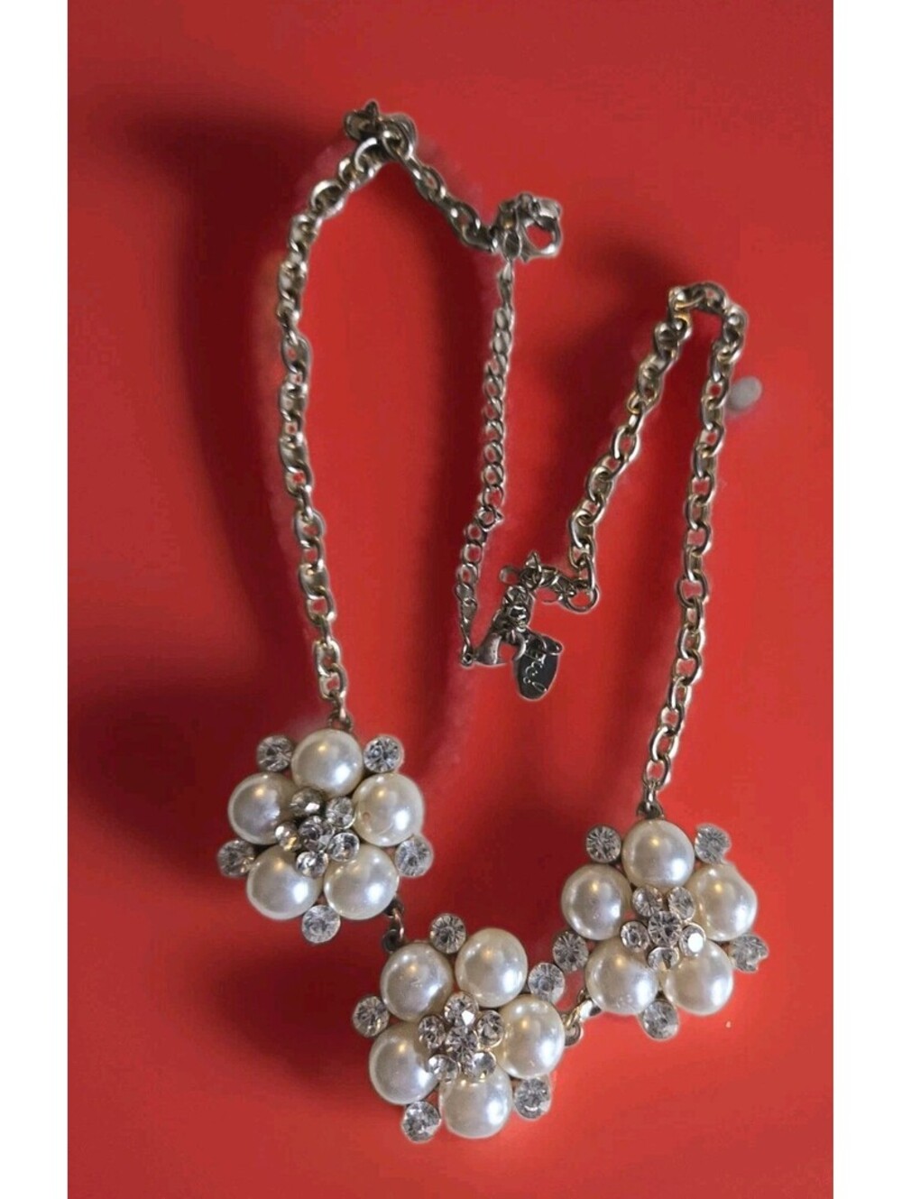 Vintage ETC, Woman, Necklace Gold, Flowers Crystals and Faux Pearls, Signed 24"